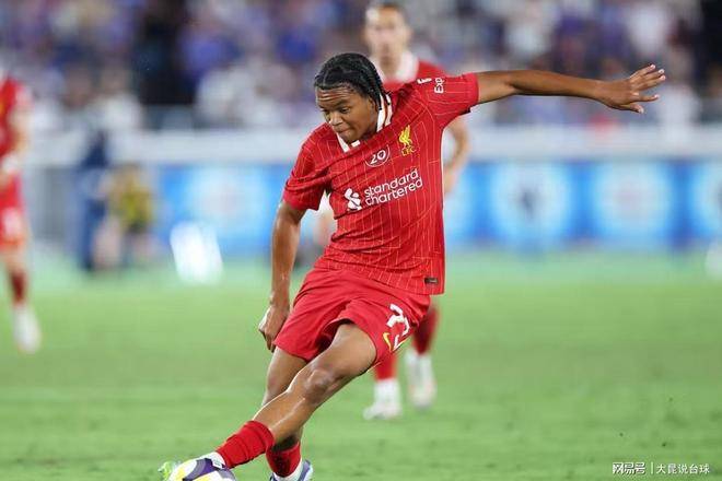 利物浦17岁新星闪耀，与梅西同框刷屏阿迪，绝杀纽卡瞬间燃爆
